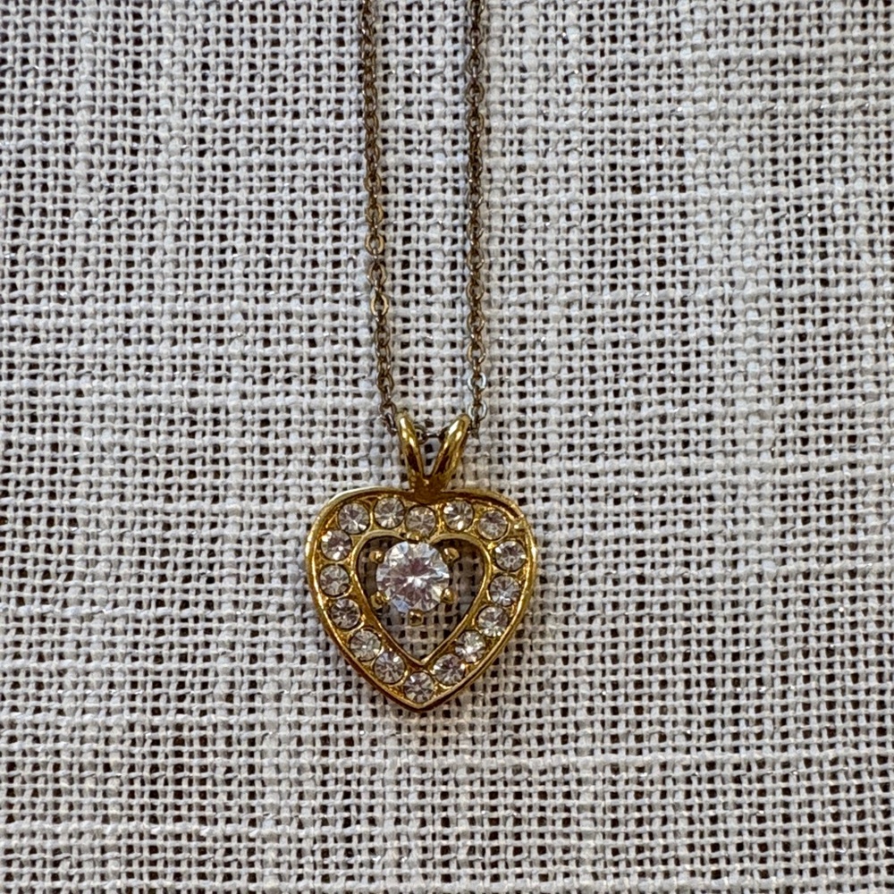 Vintage Gold Tone Heart Pendant Necklace